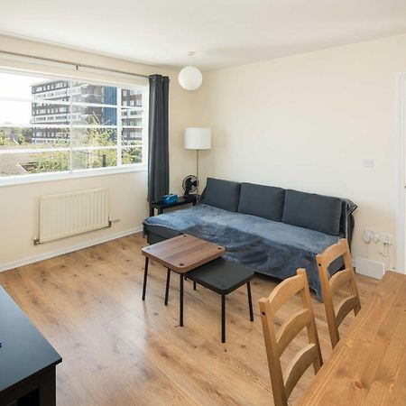 Apartamento 2Bd London Flat - City Buzz & Parkside Serenity Exterior foto